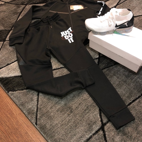 Nike Suit and shoe (kids Small - Picture 3 of 3